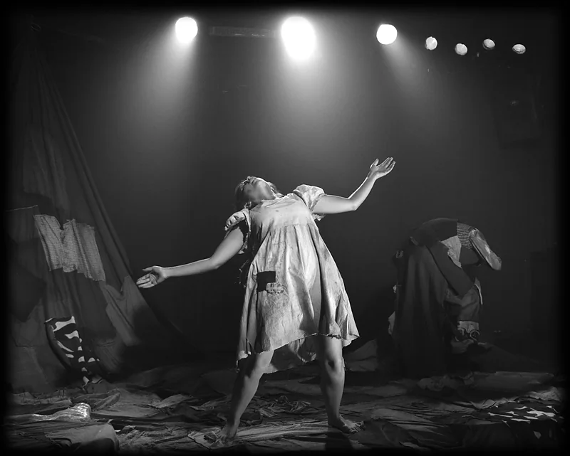 גרניקה · עיצוב תפאורה: זאב לוי · סמינר הקיבוצים 2016 · 9
