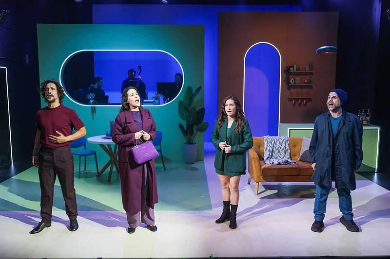 משתגעים מאהבה · עיצוב תפאורה: זאב לוי · תיאטרון חיפה 2026 · 4