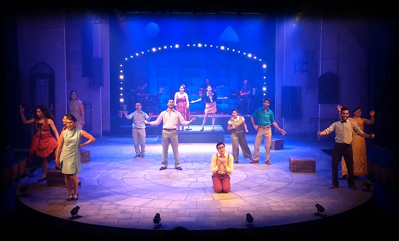 יפו – סלוניקי · עיצוב תפאורה: זאב לוי · בית צבי 2015 · 5