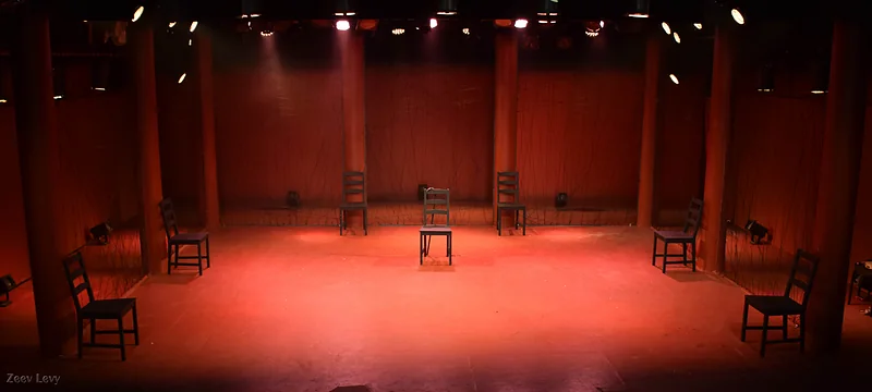 בית ברנרדה אלבה · עיצוב תפאורה: זאב לוי · סטודיו למשחק יורם לוינשטיין 2017 · 1